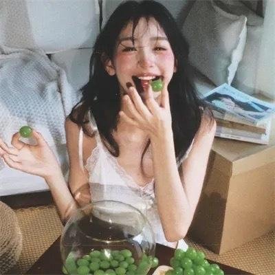 小河亲过我的脸